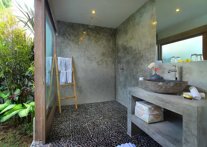 Thiara By Optimum Bali - Newly Refurbished 500 M To & Kudeta - Oberoi *